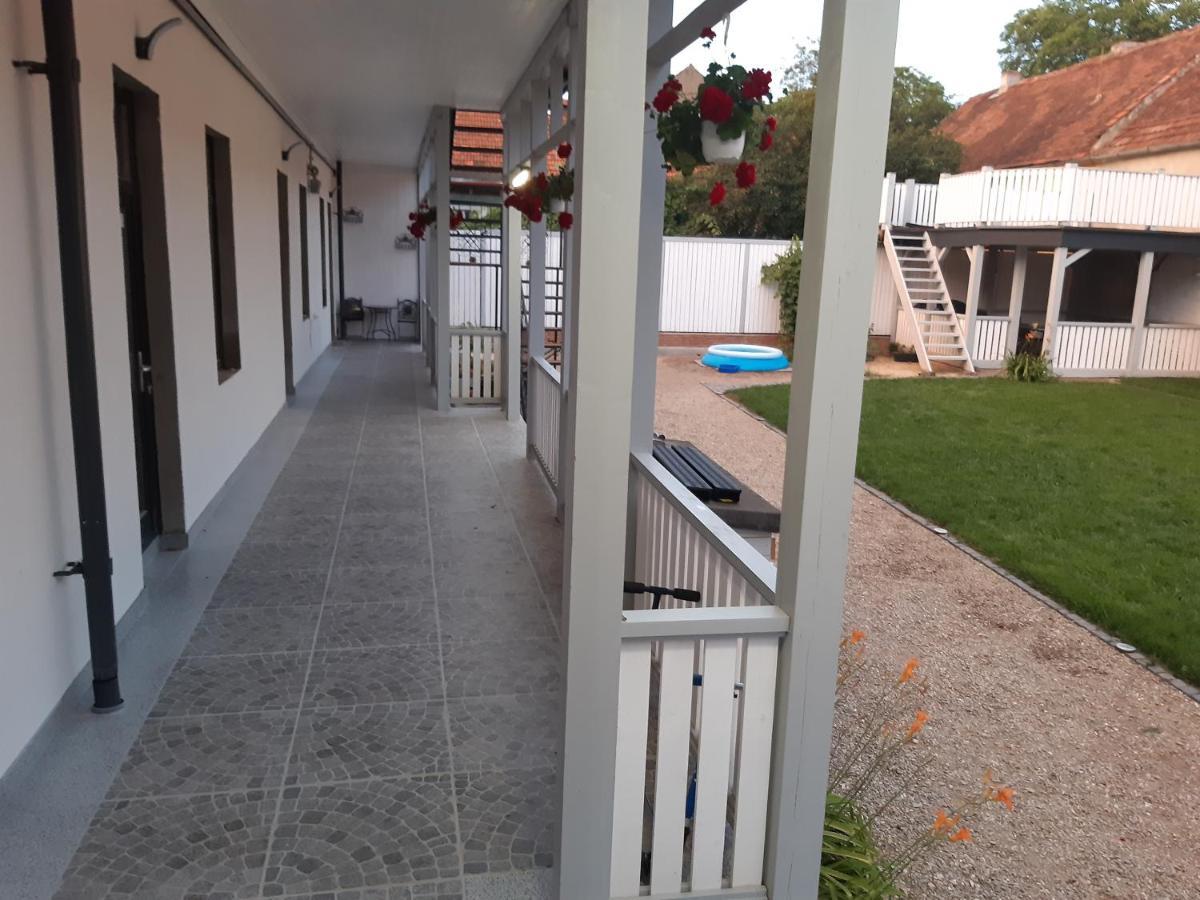 Casa J. Gusbeth Apartment Brasov Exterior photo